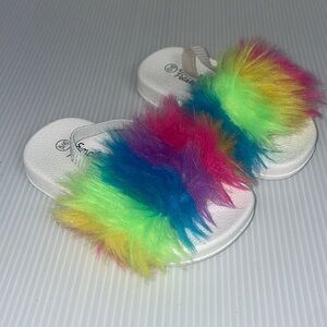 Simply Petals rainbow fuzzy sandals girls toddlers size 5/6